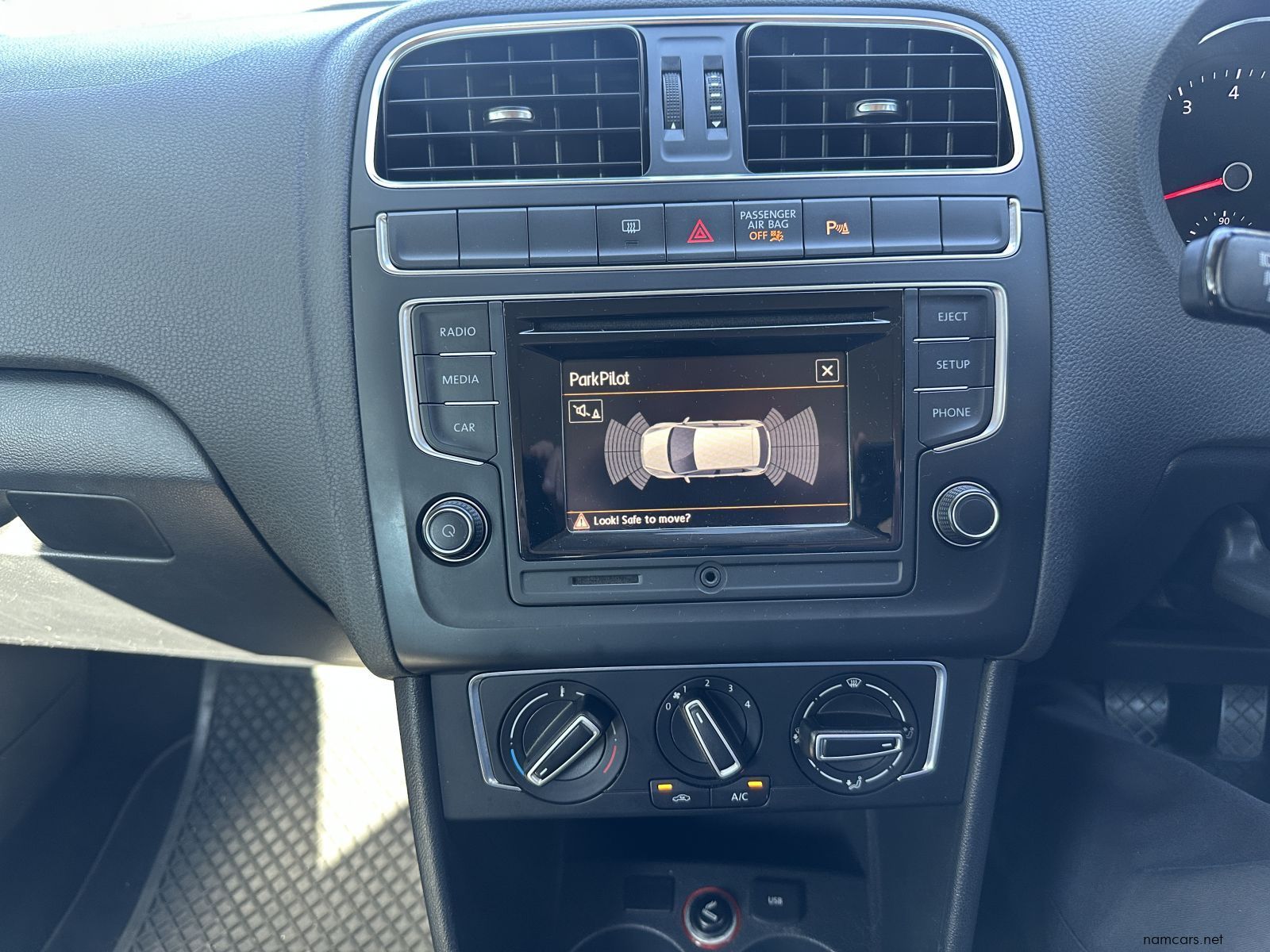2015 Volkswagen Polo 1.2 TSi Comfortline photo