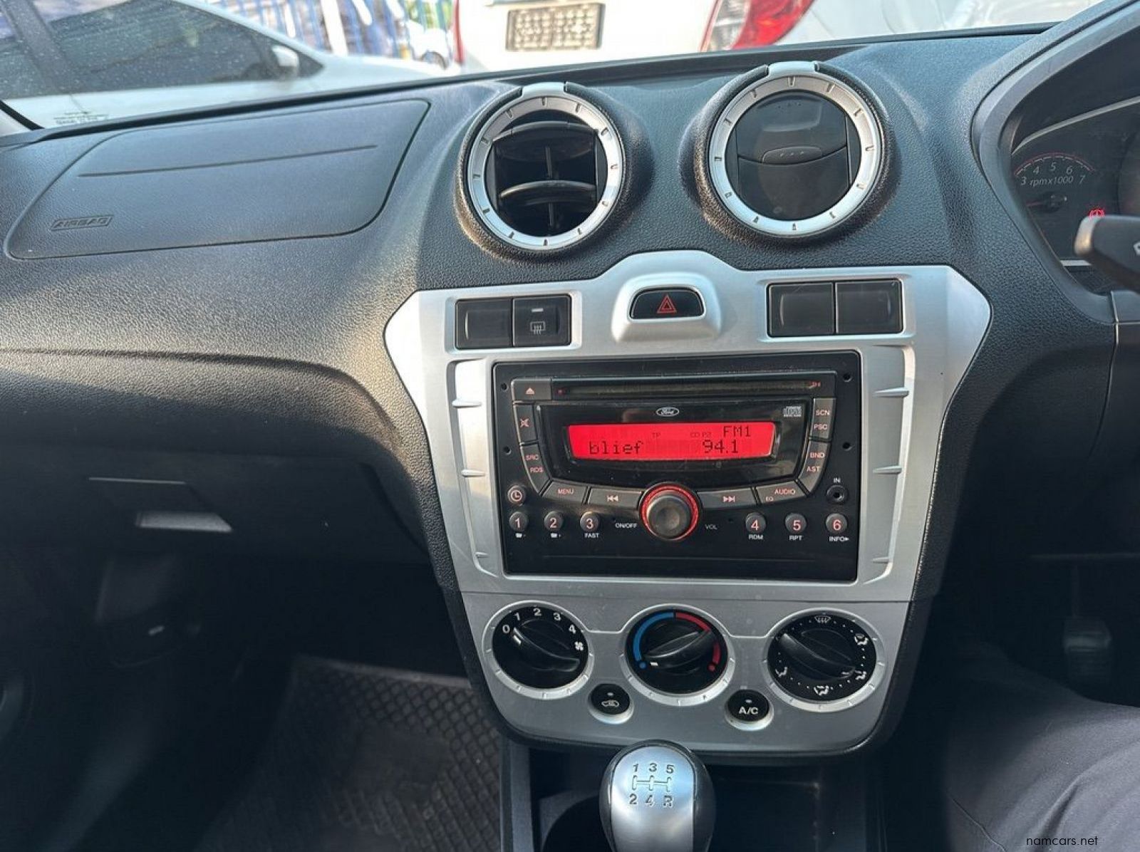 2011 Ford Figo 1.4 Trend pictures