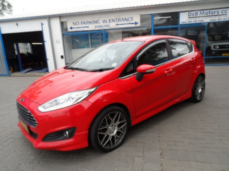 2015 Ford Fiesta 1.0 Ecoboost Titanium 5Dr pictures