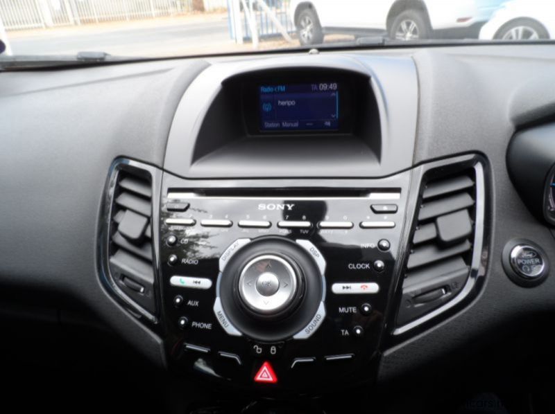 2015 Ford Fiesta 1.0 Ecoboost Titanium 5Dr pictures