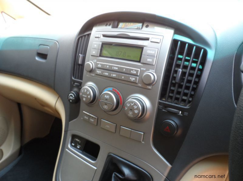 2011 Hyundai H1 2.4 GLS pictures