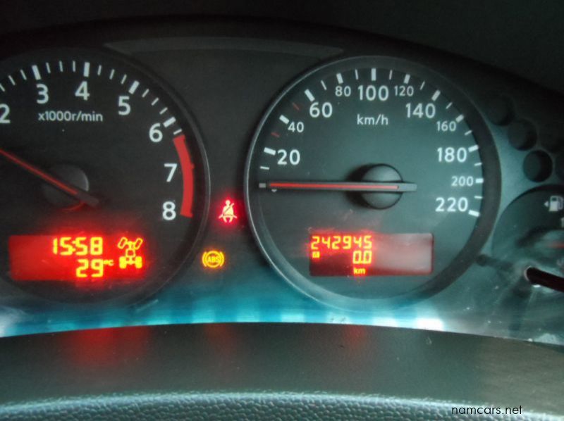 2010 Nissan Navara 4.0 V6 4x4 Manual pictures