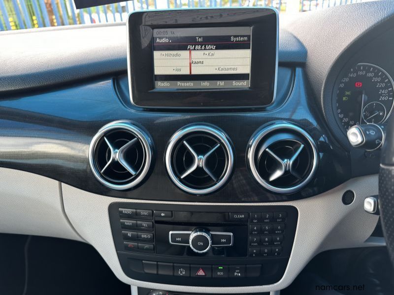2013 Mercedes-Benz B180 CDi Auto pictures