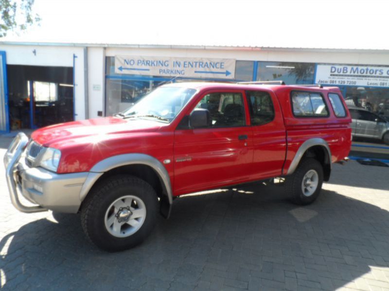 2009 Mitsubishi Colt 3.0 V6 Club Cab 4x2 pictures