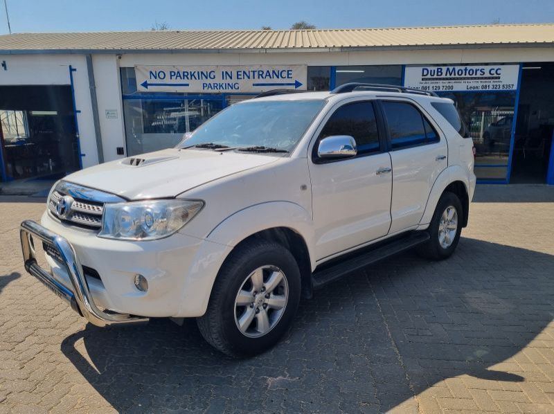 2011 Toyota Fortuner 3.0 D4D 4x2 Manual pictures
