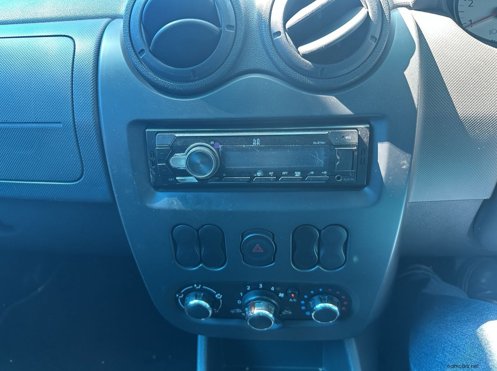 2020 Nissan NP200 1.5 DCi Safety pictures