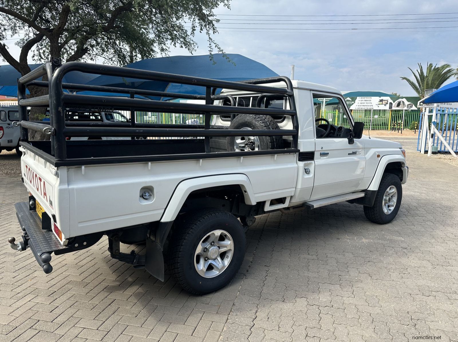 2022 Toyota Land Cruiser 79 4.0 V6 S/Cab pictures