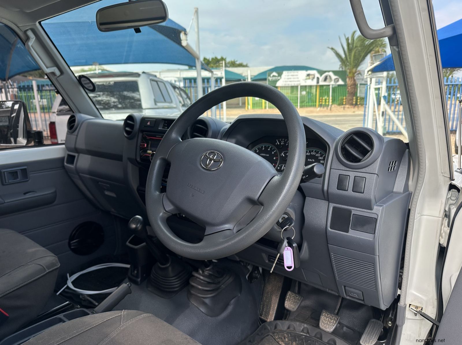 2022 Toyota Land Cruiser 79 4.0 V6 S/Cab pictures