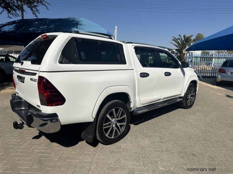 2019 Toyota Hilux 4.0 V6 4x4 D/Cab Raider pictures