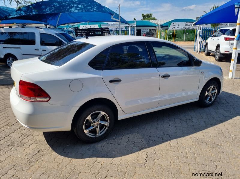 2014 Volkswagen Polo 1.4i Trendline Sedan pictures