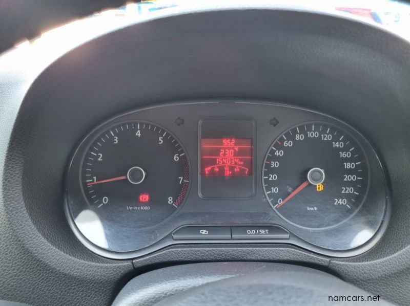 2014 Volkswagen Polo 1.4i Trendline Sedan pictures