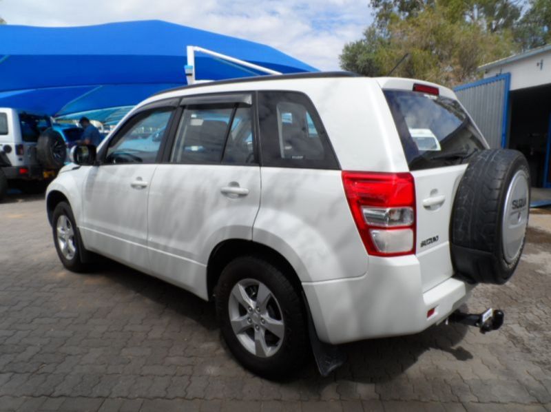 2015 Suzuki Grand Vitara 2.4i Dune Automatic pictures