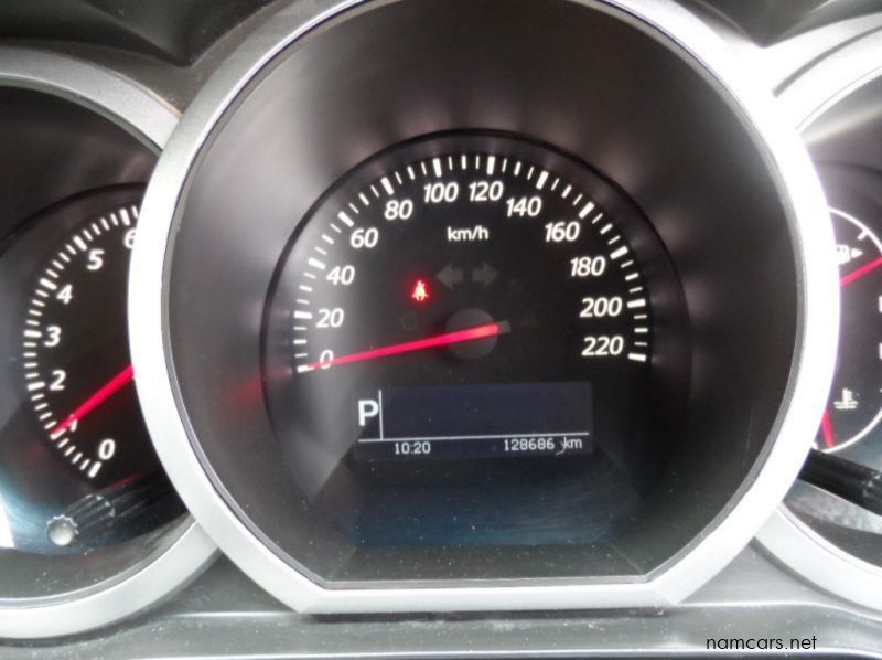 2015 Suzuki Grand Vitara 2.4i Dune Automatic pictures