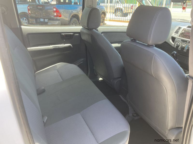 2014 Toyota Hilux 2.5 D4D 4x4 pictures