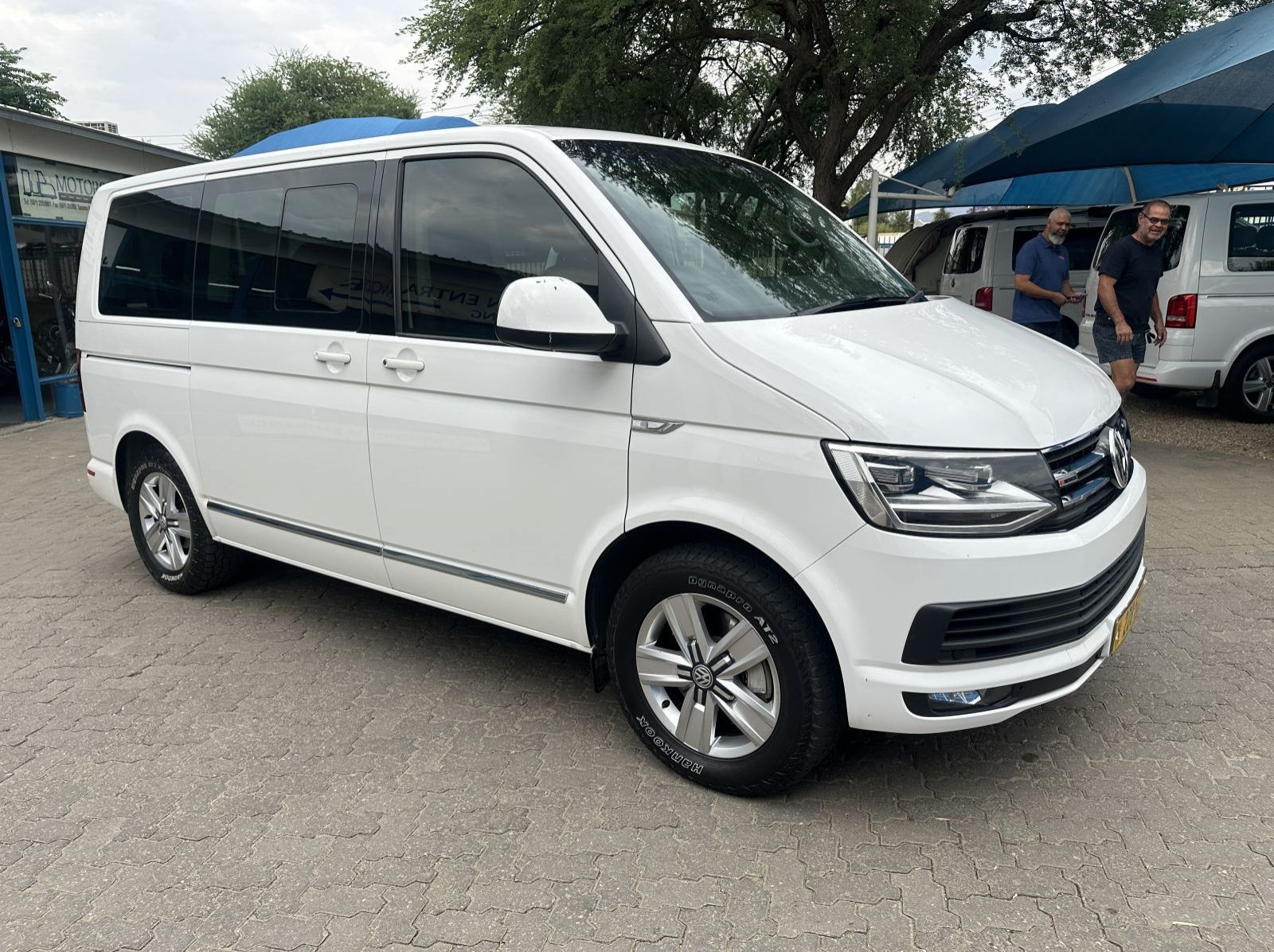 Used Volkswagen T6 Caravelle 2.0 TDi 132Kw Highline 4 Motion DSG  for sale in Windhoek, Namibia