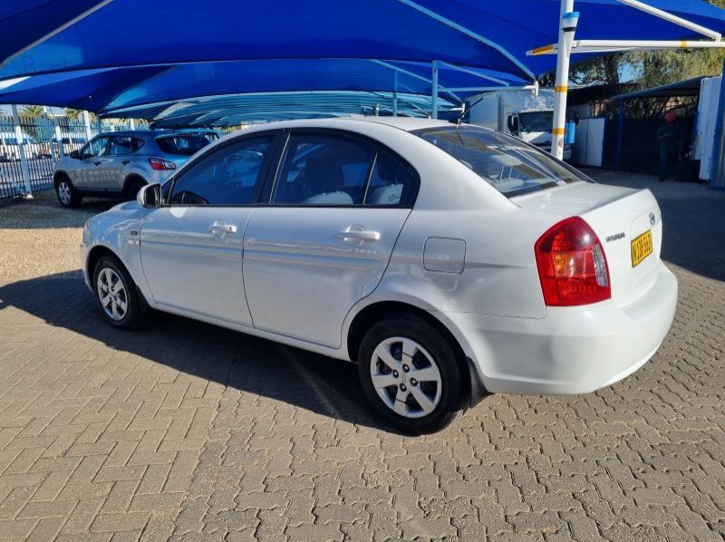 2011 Hyundai Accent 1.6 GLS pictures