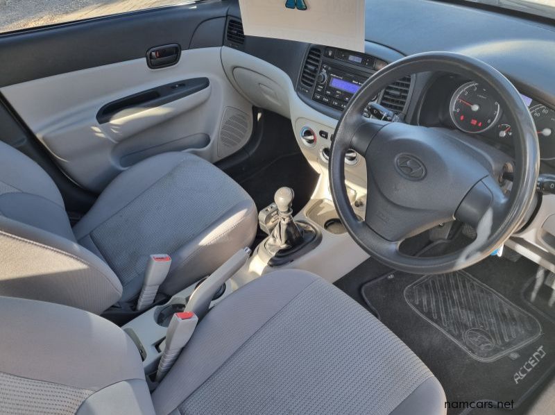 2011 Hyundai Accent 1.6 GLS pictures