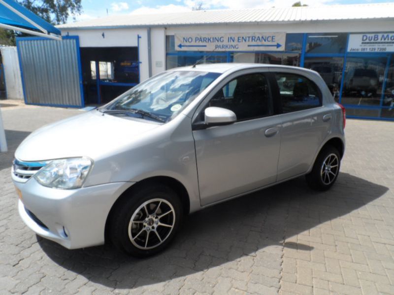 2015 Toyota Etios 1.5 Xs 5 Dr pictures