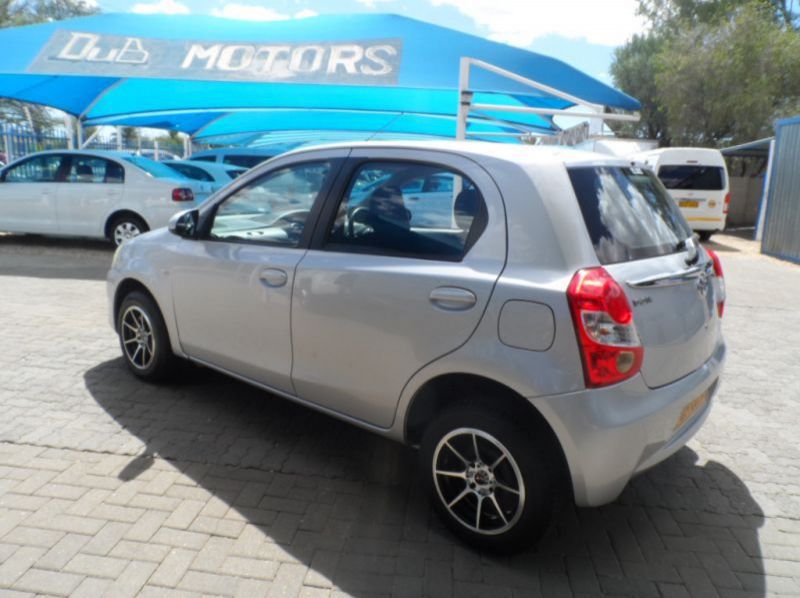 2015 Toyota Etios 1.5 Xs 5 Dr pictures