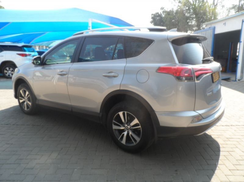 2017 Toyota Toyota Rav4 2.0i GX Automatic pictures