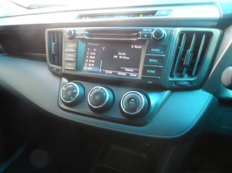 2017 Toyota Toyota Rav4 2.0i GX Automatic pictures