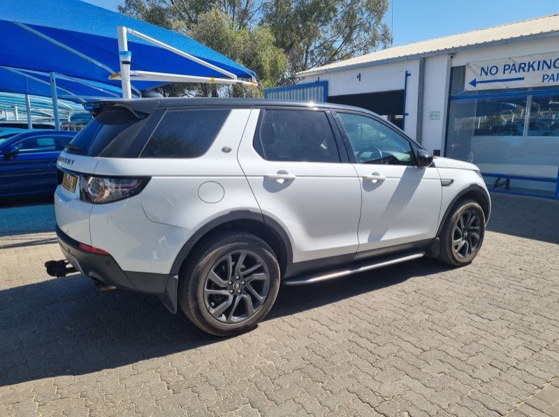 2017 Land Rover Discover Sport 2.2 SD4 HSE pictures