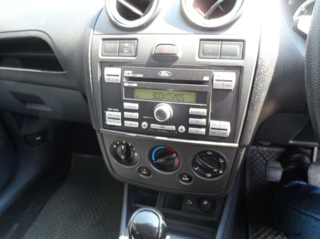 2012 Ford Ikon 1.6i Ambiente pictures