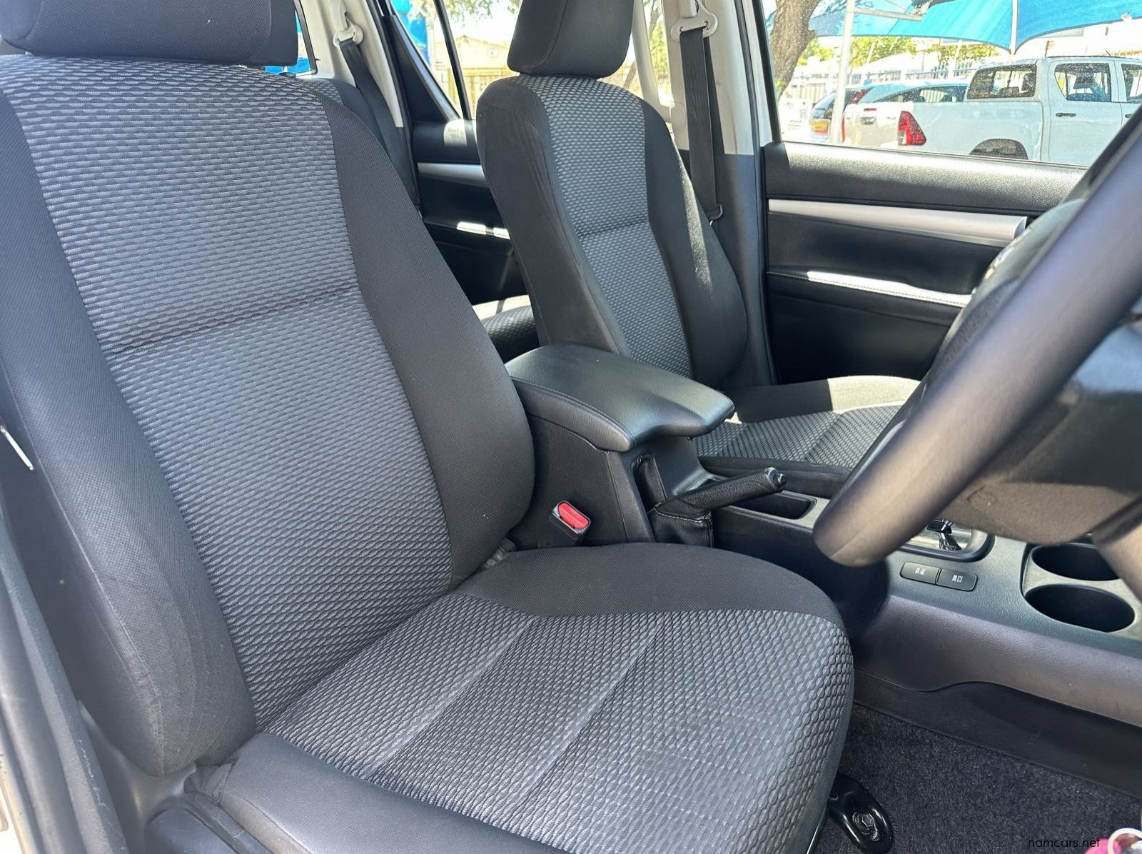 2019 Toyota Hilux 2.4 GD6 SRX 4x4 Auto D/Cab pictures