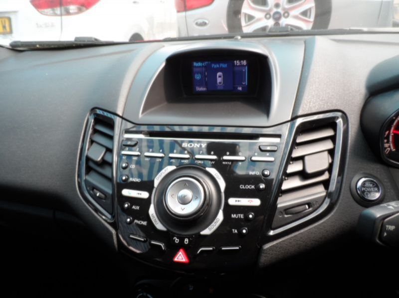 2015 Ford Fiesta ST 1.6 Ecoboost pictures