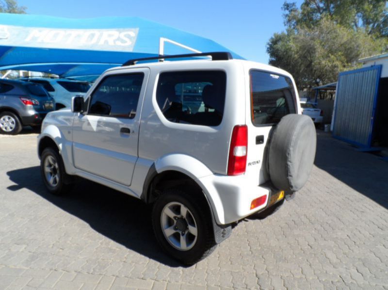 2014 Suzuki Jimny 1.3i pictures