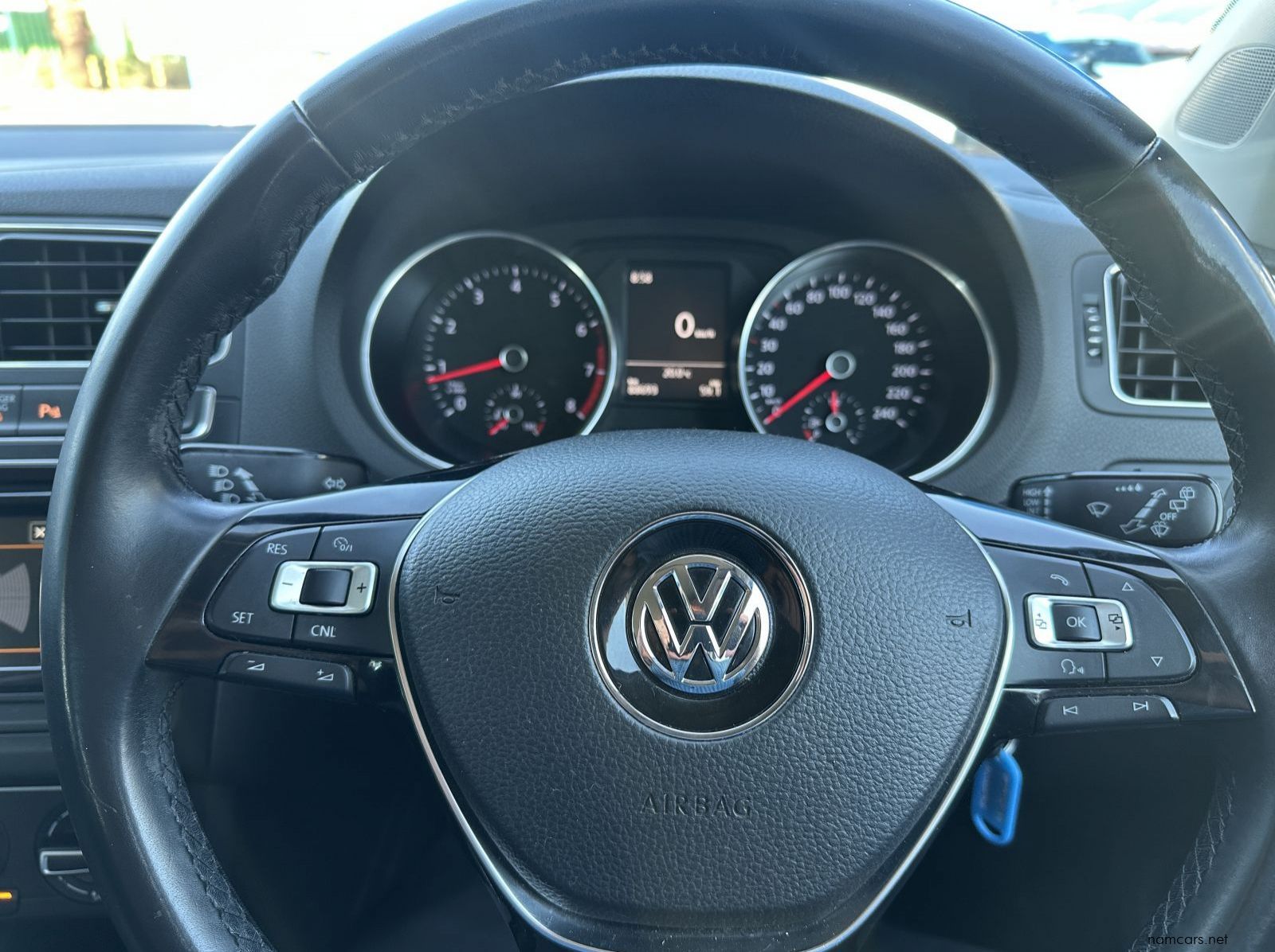 2015 Volkswagen Polo 1.2 TSi Comfortline pictures