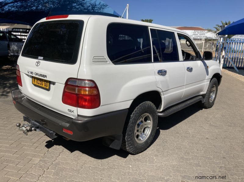 2002 Toyota Land Cruiser 105 4.5 EFI GX pictures