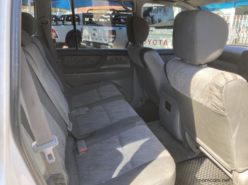 2002 Toyota Land Cruiser 105 4.5 EFI GX pictures