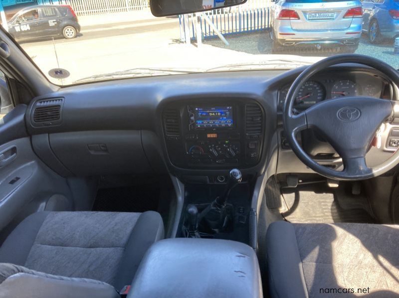 2002 Toyota Land Cruiser 105 4.5 EFI GX pictures