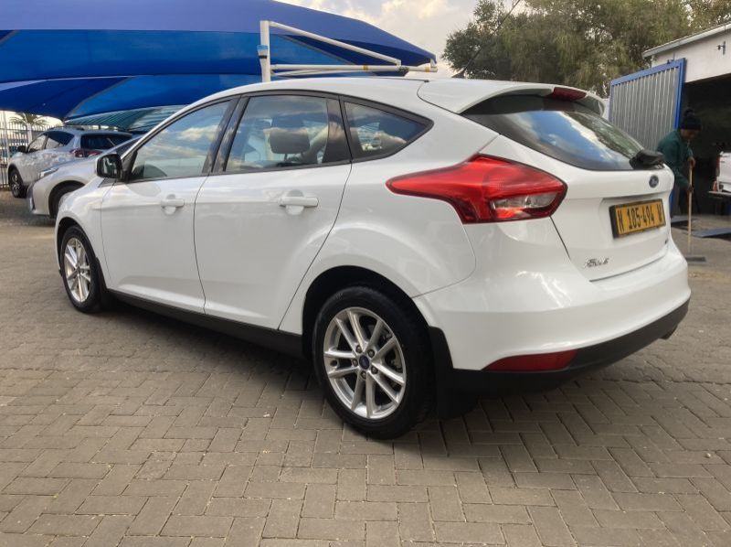 2015 Ford Focus 1.5 trend ecoboost pictures